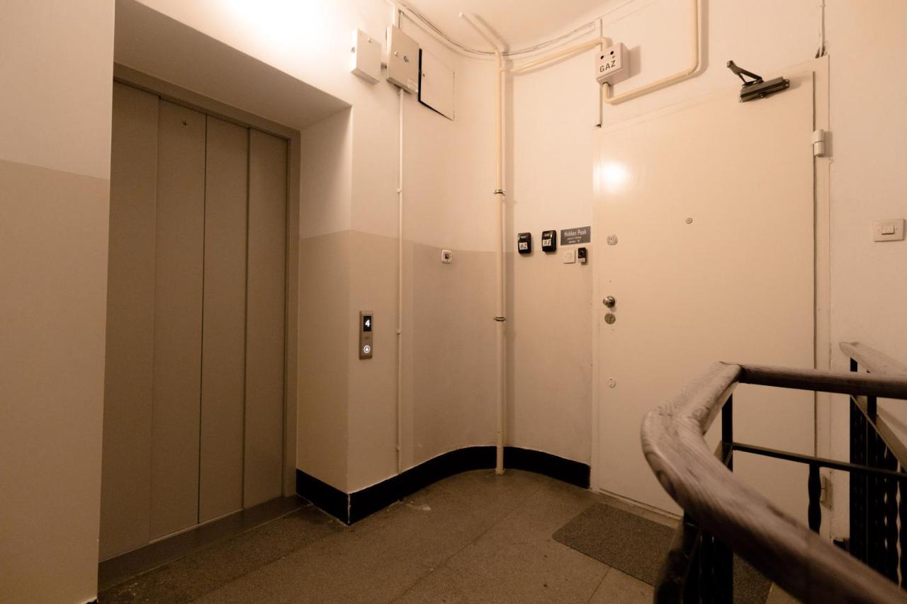 Hidden Peak - Guestrooms Warsawa Bagian luar foto
